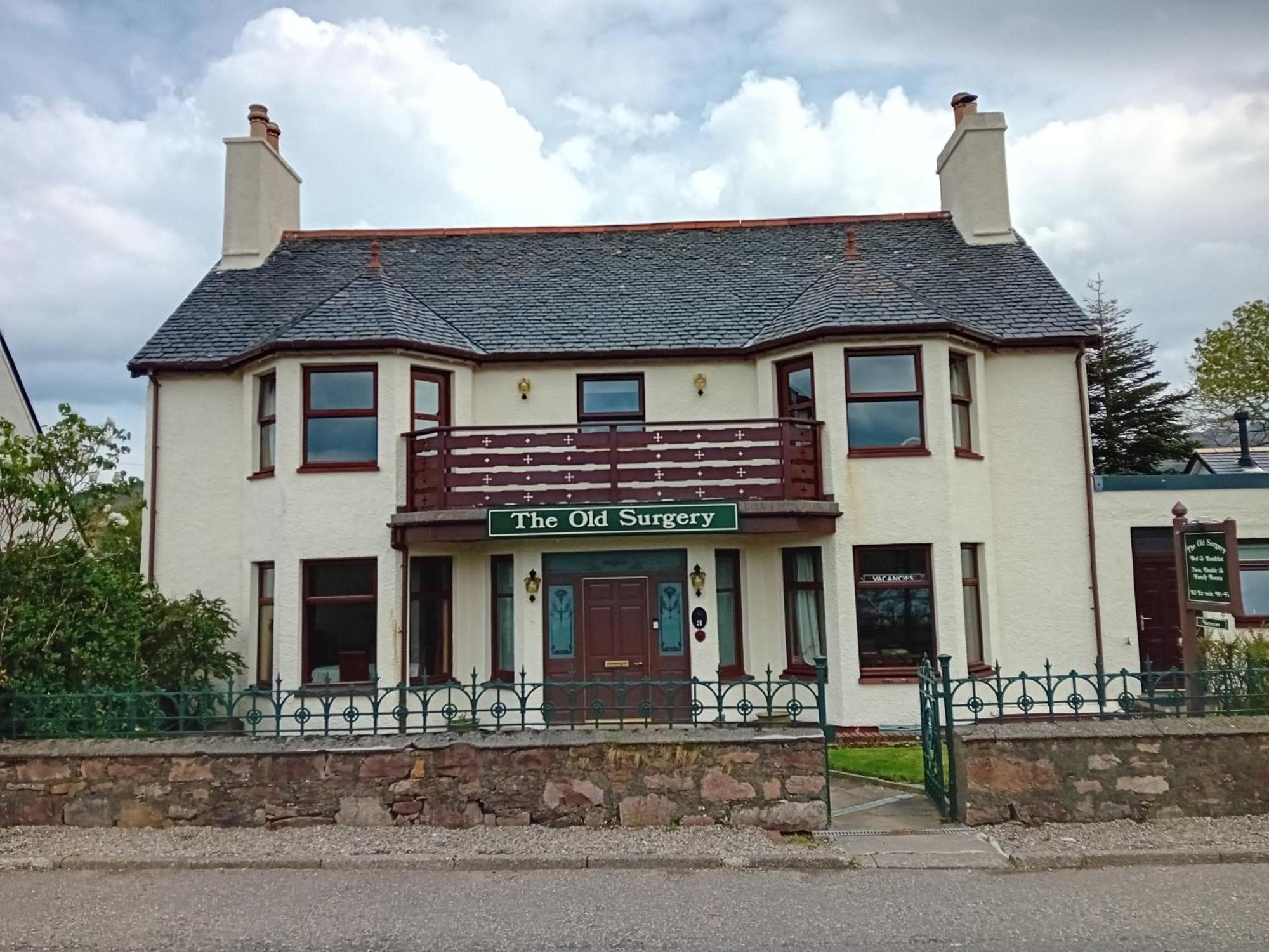 Old Surgery Guest House Ullapool Eksteriør billede