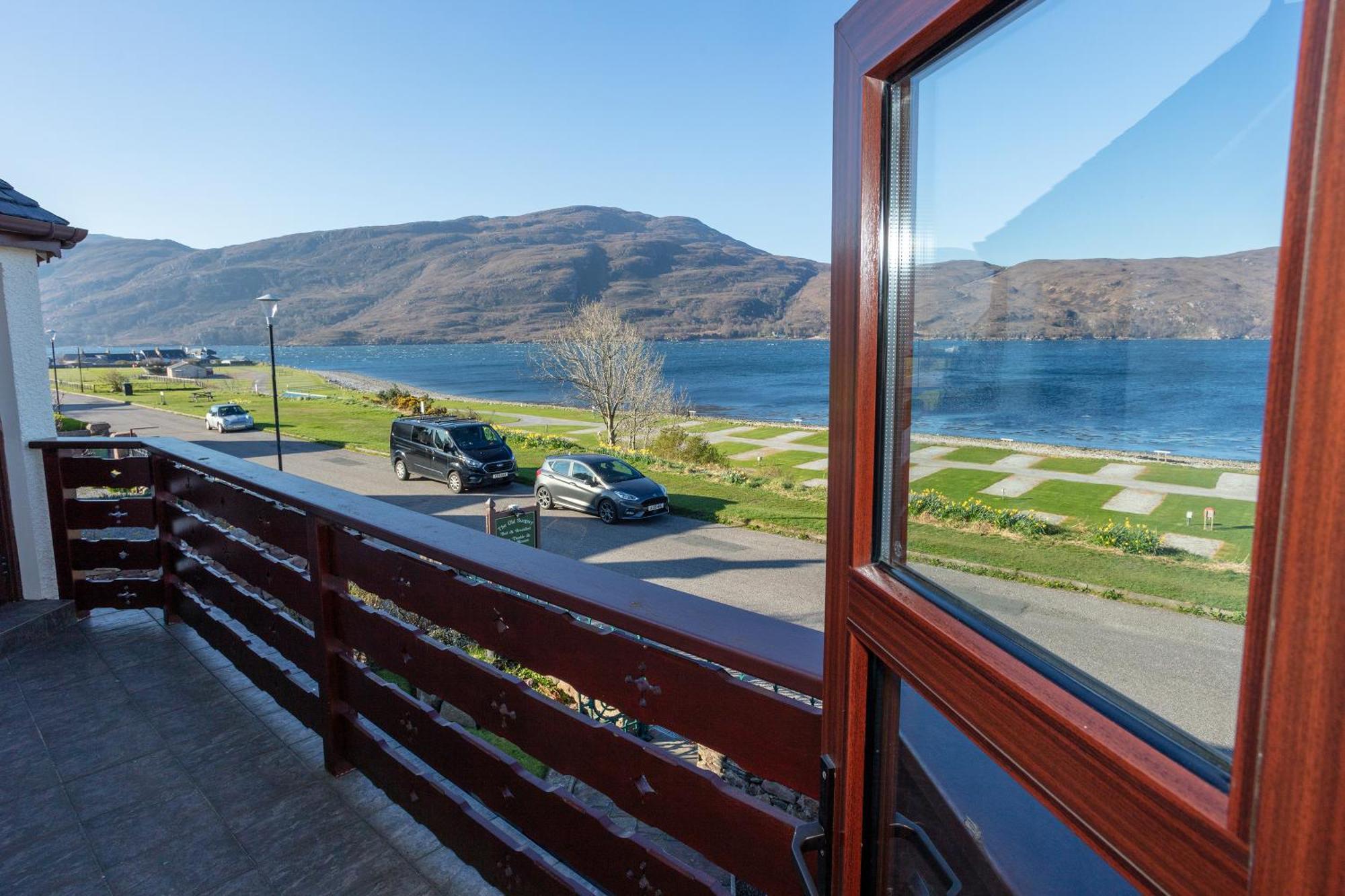 Old Surgery Guest House Ullapool Eksteriør billede