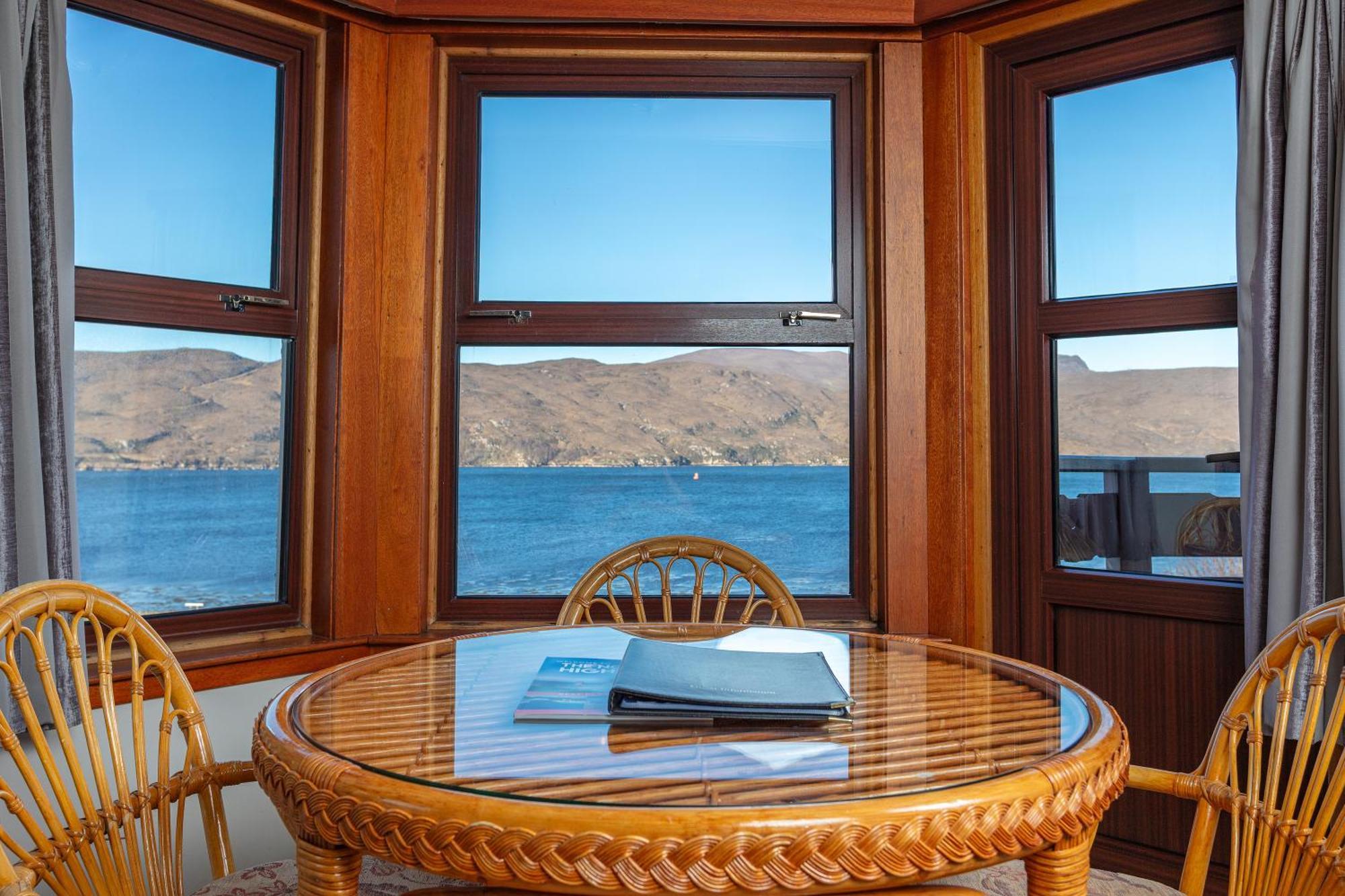 Old Surgery Guest House Ullapool Eksteriør billede